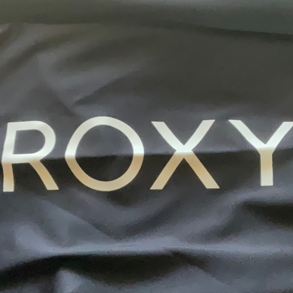 Roxy Whole Hearted Rashguard Women’s Black Surfing Beach UPF 50+ Top Size Medium - Picture 11 of 15